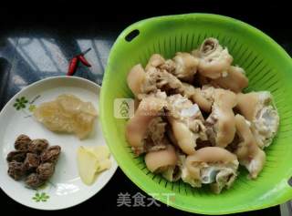 话梅猪手的做法步骤：1