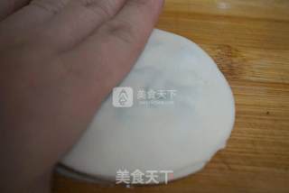 巧用饺子皮做葱油饼的做法步骤：6