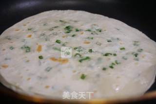 巧用饺子皮做葱油饼的做法步骤：9