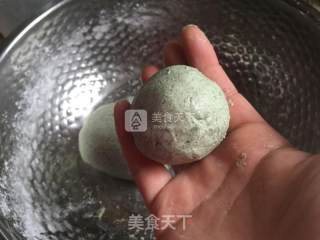 咸蛋黄肉松青团的做法步骤：14
