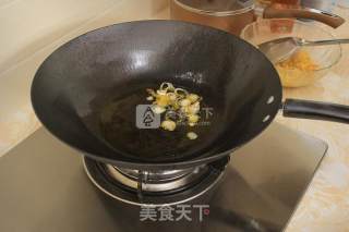 蛋炒饭的做法步骤：6