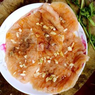 酥炸大鸡排的做法步骤：3
