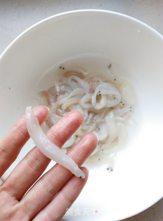 【烟台】银鱼菠菜汤的做法步骤：1