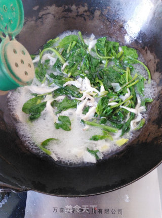 【烟台】银鱼菠菜汤的做法步骤：8
