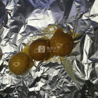 杏花楼咸蛋黄肉松青团的做法步骤：2