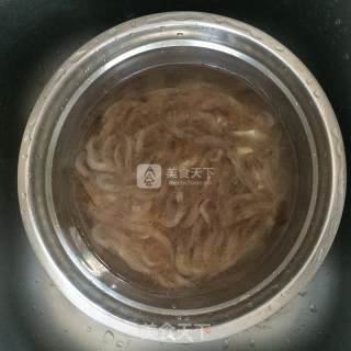 酥炸小河虾的做法步骤：2