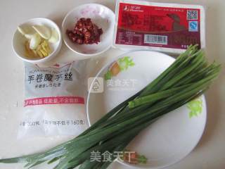 韭菜鸭血魔芋粉的做法步骤：1
