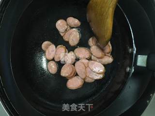 花菜蒜香肠的做法步骤：3