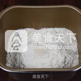 面包机做面包（黑芝麻和风吐司）的做法步骤：2