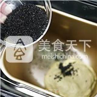 面包机做面包（黑芝麻和风吐司）的做法步骤：4