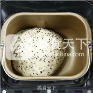 面包机做面包（黑芝麻和风吐司）的做法步骤：5