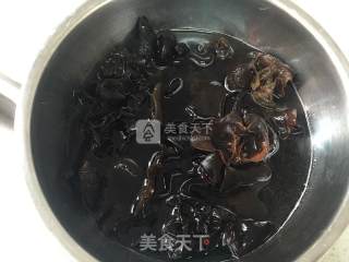 老醋木耳的做法步骤：1