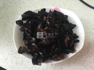 老醋木耳的做法步骤：2