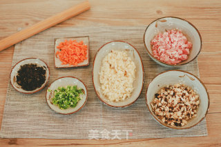 鲜美菌菇水饺的做法步骤：1