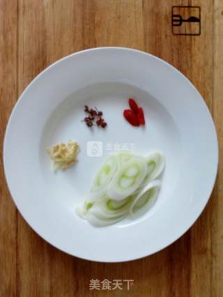 青炒芦笋的做法步骤：4