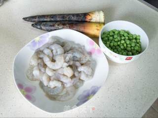 雷笋炒虾仁的做法步骤：1