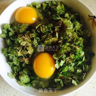 榆钱鸭蛋饼的做法步骤：3