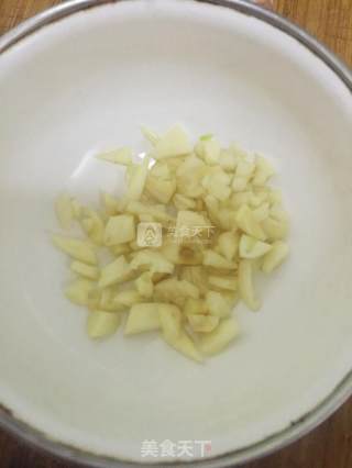 蕨菜炒肉的做法步骤：3