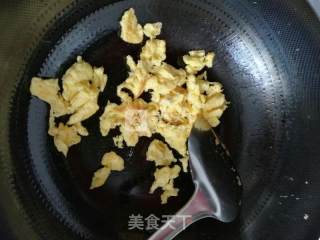 蛋炒饭的做法步骤：2