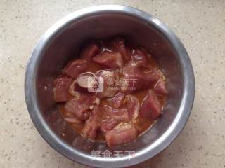 家常版菠萝咕咾肉的做法步骤：2