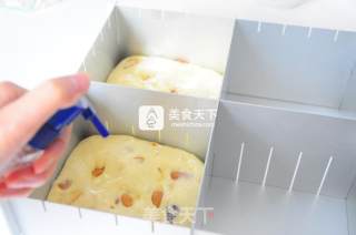 坚果方面包的做法步骤：8