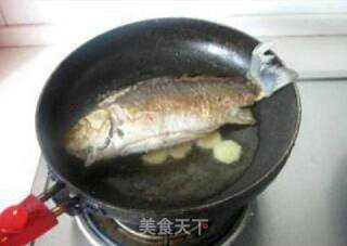 鲫鱼豆腐汤的做法步骤：3