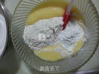 八寸戚风蛋糕的做法步骤：6