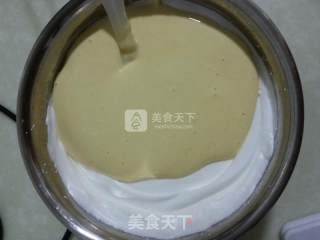 八寸戚风蛋糕的做法步骤：11