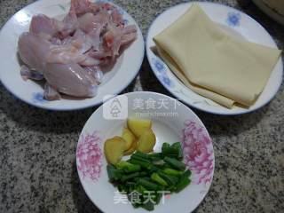 千张烧牛蛙的做法步骤：1