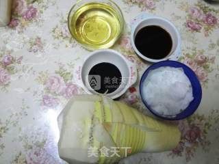 无锡油焖笋的做法步骤：1