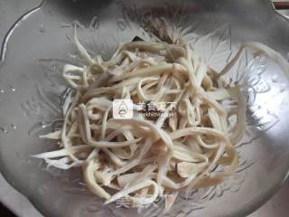 拌杏鲍菇丝的做法步骤：4