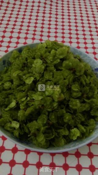 榆钱儿坨坨的做法步骤：1