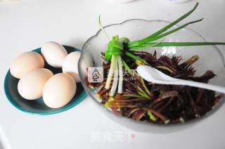 香椿香葱鸡蛋饼的做法步骤：1