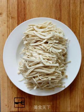 凉拌豆腐皮的做法步骤：1