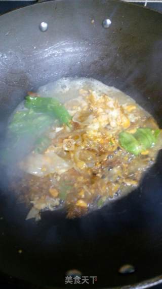 鸭蛋炒粉皮的做法步骤：4