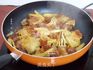 春笋炒腊肠的做法步骤：7