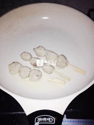鲜美鱼丸串的做法步骤：18