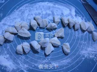 白菜炒燕麦疙瘩片的做法步骤：3