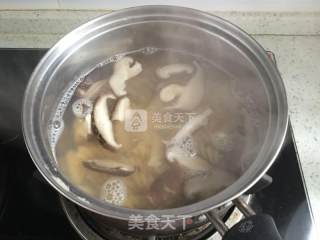 香菇意面的做法步骤：2