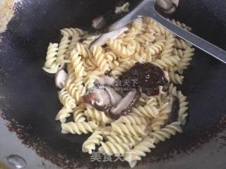 香菇意面的做法步骤：7