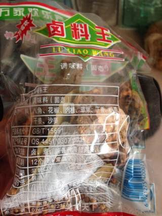 卤猪脚的做法步骤：2