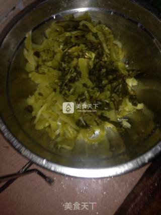 简单易做的酸菜鱼的做法步骤：1