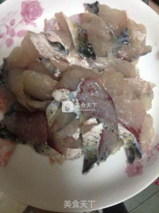 简单易做的酸菜鱼的做法步骤：2