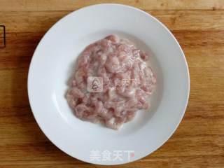 蒜苔肉丝豆皮卷的做法步骤：4