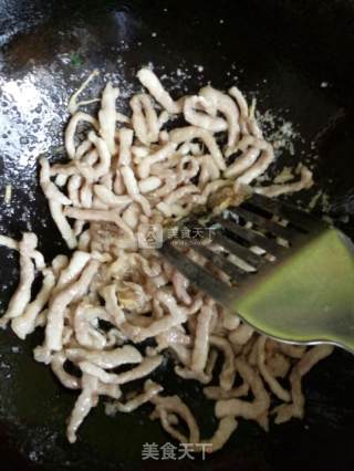 蒜苔肉丝豆皮卷的做法步骤：6
