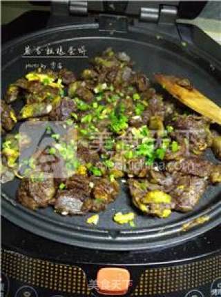 【即是小吃又是菜】葱香粗粮蛋饼的做法步骤：12