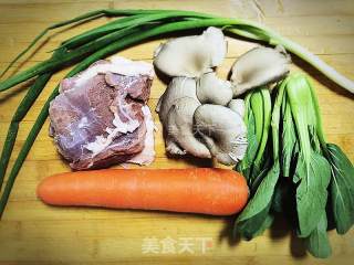 暖身暖心羊肉汤面的做法步骤：1
