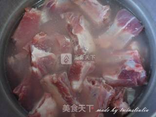 糖醋排骨的做法步骤：1
