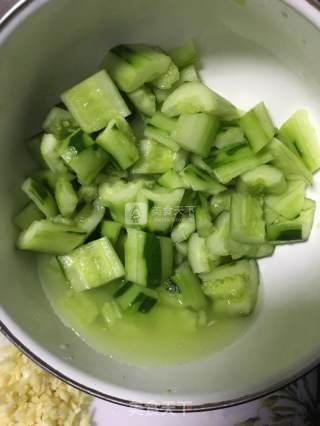 超级简单凉拌黄瓜的做法步骤：4