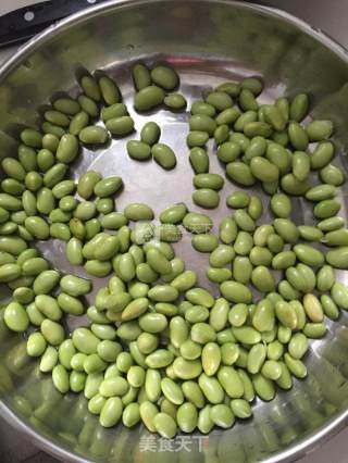 咸酸菜鲜黄豆伴肉末的做法步骤：1